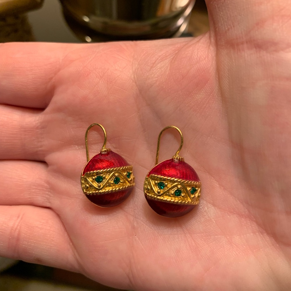 Beautiful shinny gold Christmas Earrings!! Red & gold